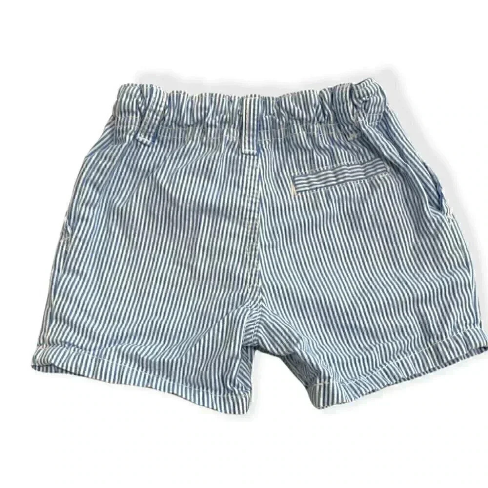 Carter’s shorts - Picture 2 of 6
